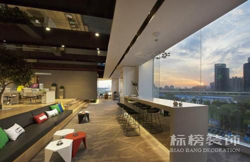 深圳辦公室裝修如何選擇好家居？