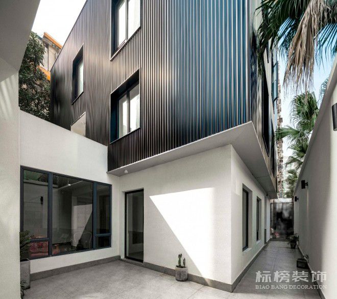 深圳南山辦公室裝修“黑”空間合欢视频污污污建築外觀設計